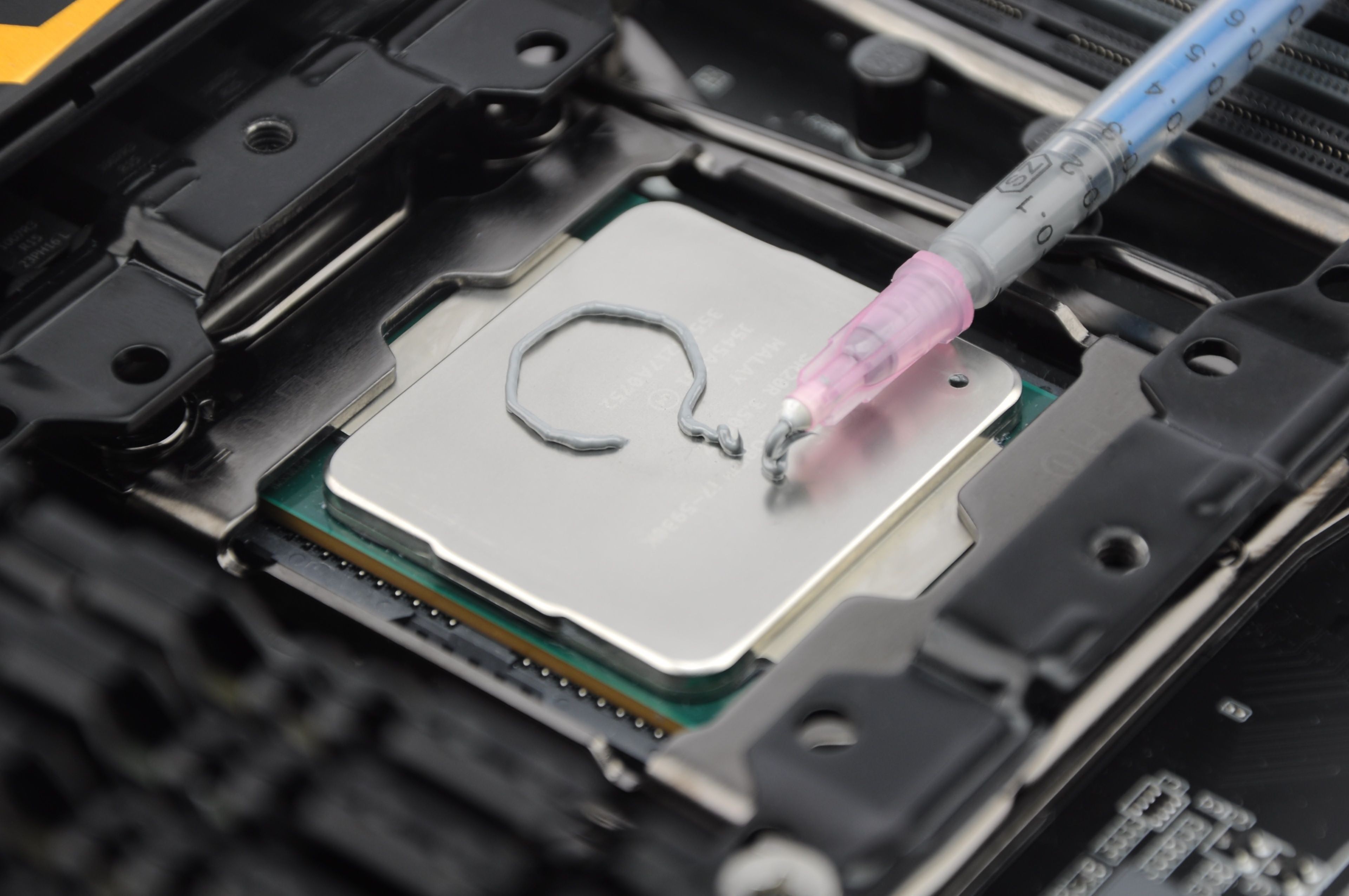 make sure to apply the thermal paste correctly on PS4 CPU surface