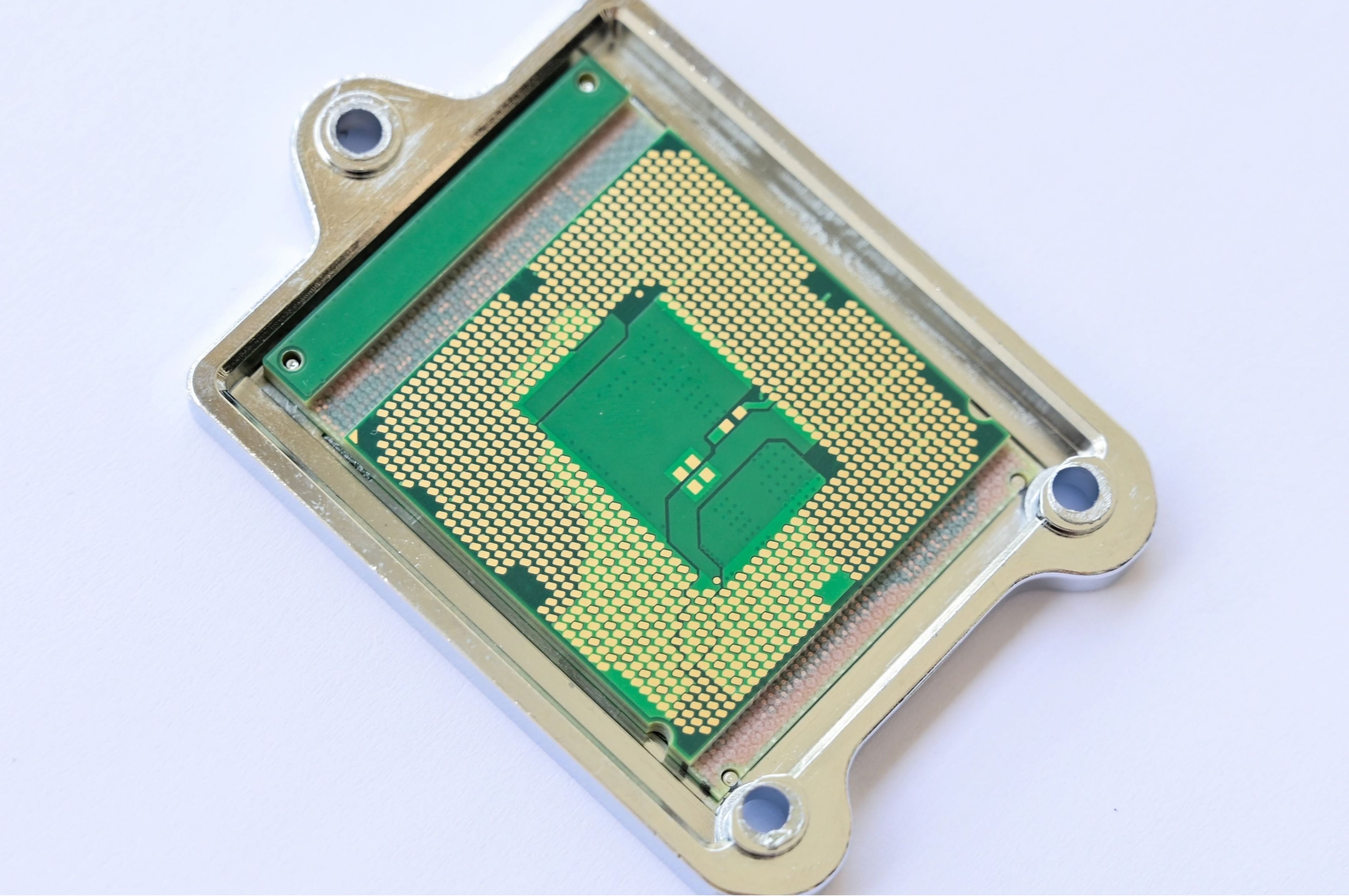 Recycling in China: CPUs into LGA 1151 HWCooling.net