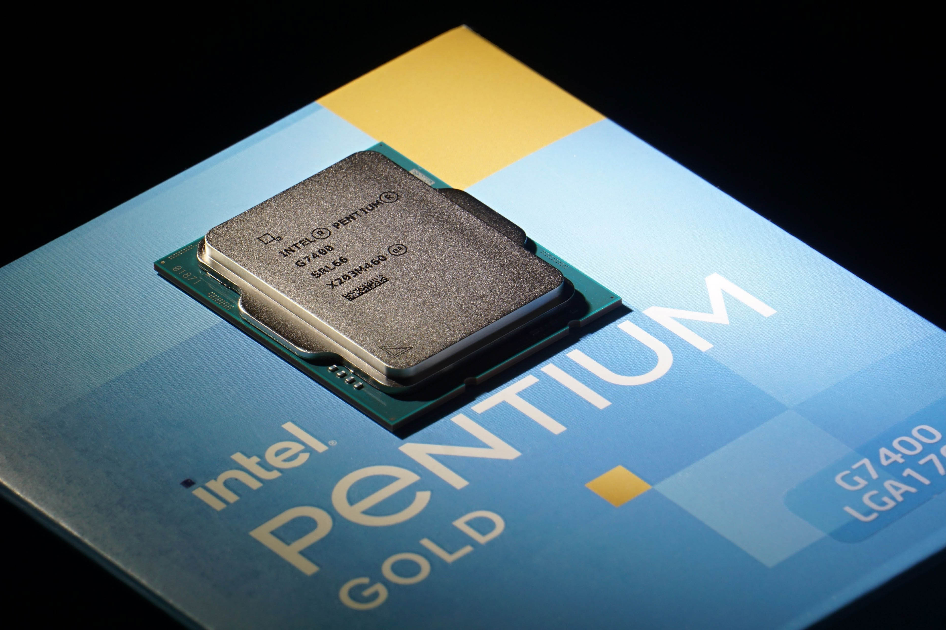 Intel Pentium G7400: For what are two cores with HT (not) enough