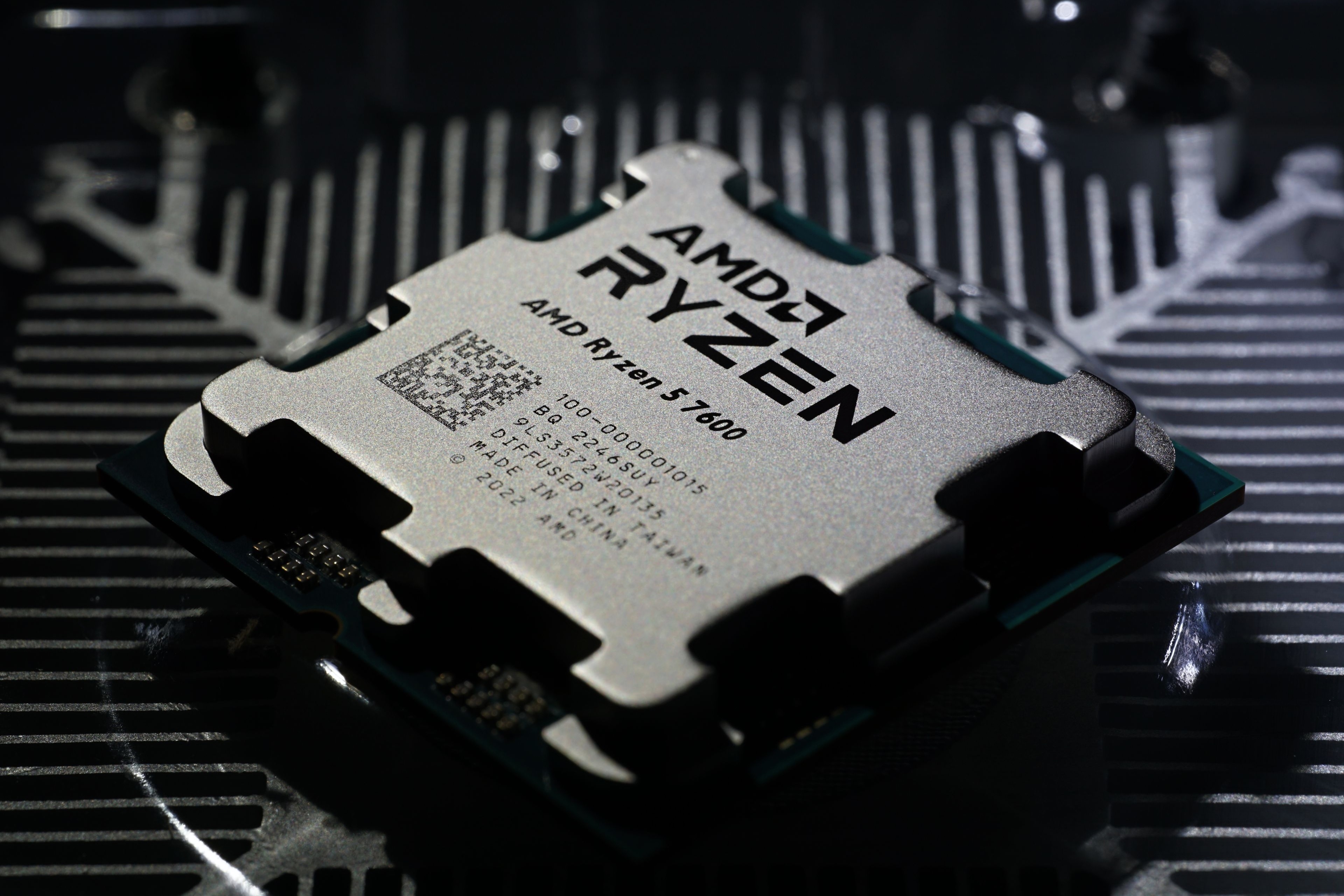 amd Ryzen 5 7600 3.8 GHz Upto 5.1 GHz AM5 Socket 6 Cores 12 Threads 6 MB L2  32 MB L3 Desktop Processor - amd 