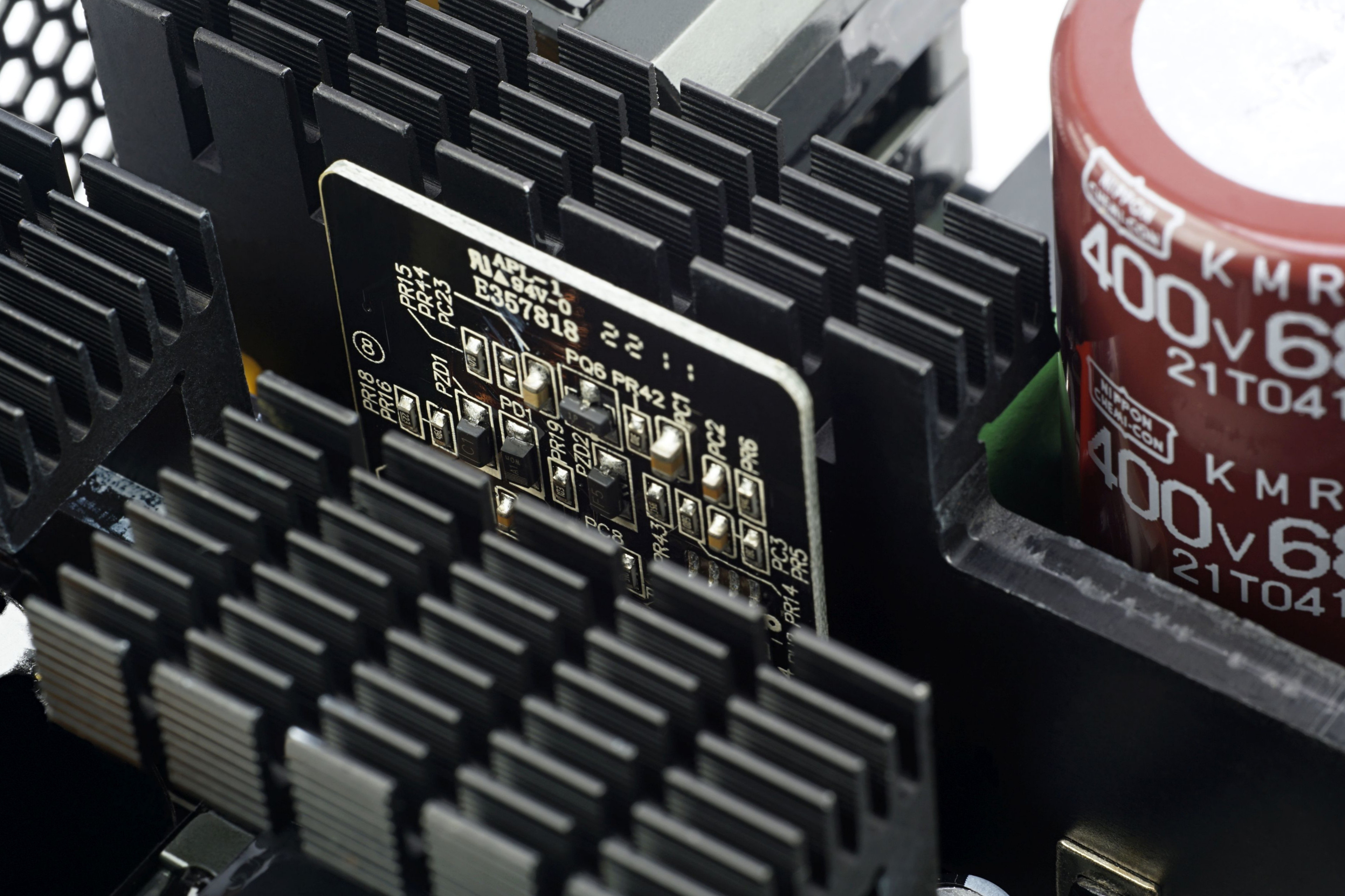 MSI MPG A850G PCIE 5 Full Modular – 80 Plus Gold 850W 100